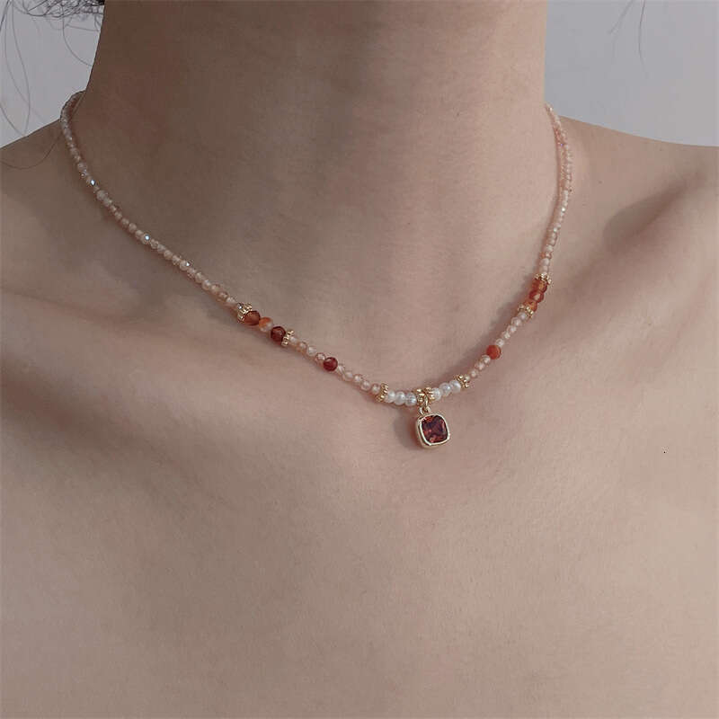 Ruby necklace design Pearl crystal bead necklace for women in summer versatile high-end niche fashion collarbone necklace