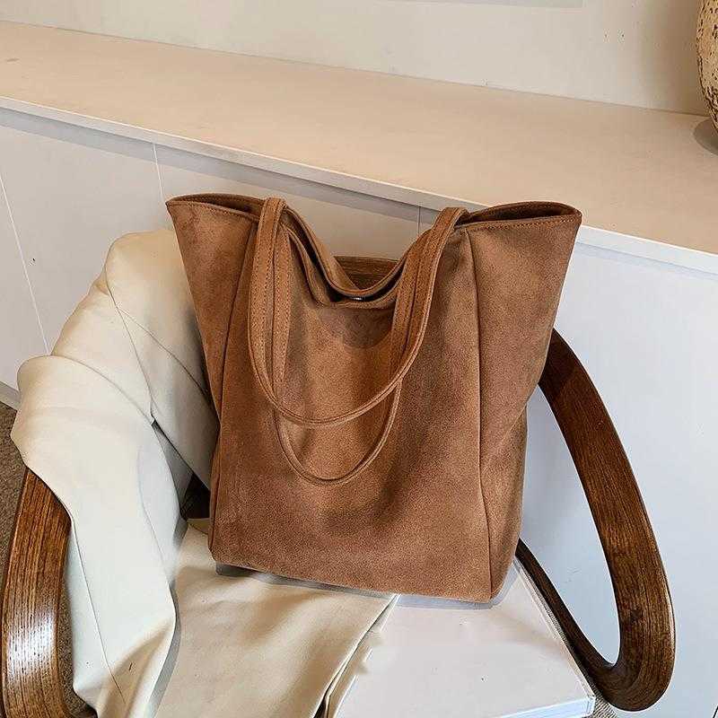 CMM Leisure Commuting Suede Large Capacity Bag for Women New Autumn and Winter Shoulder Bag Soft Tote Bag