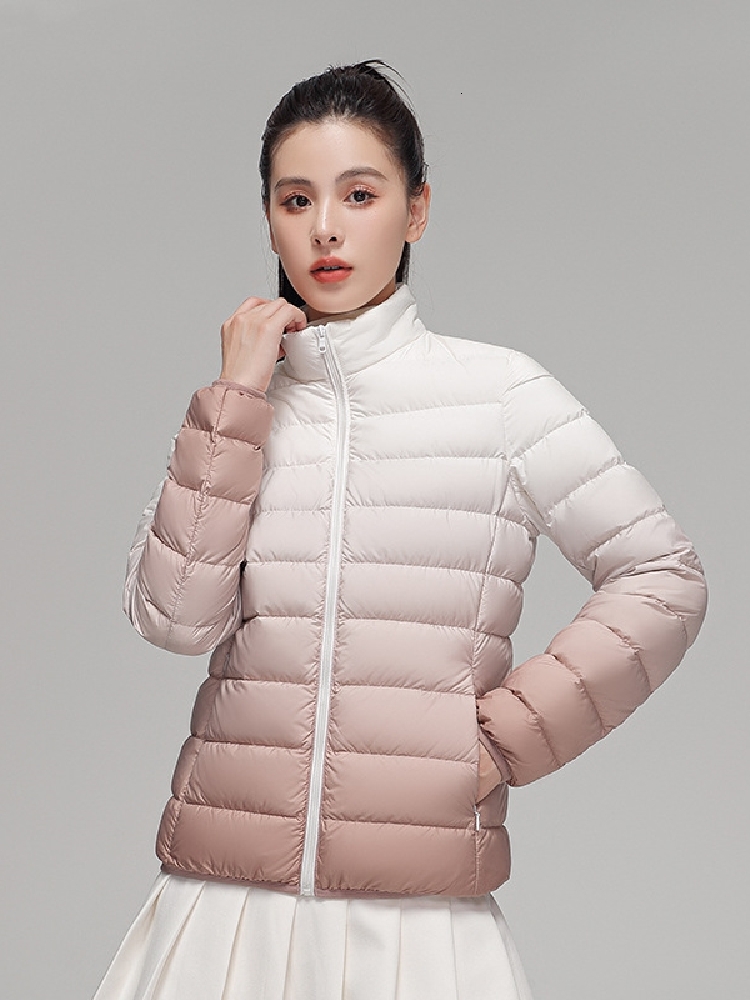 Women Ultra Lightweight Down Jackets 2023 New Autumn/Winter Female Fashion Gradient S Fit Short Stand Collar Keep Warm Coats