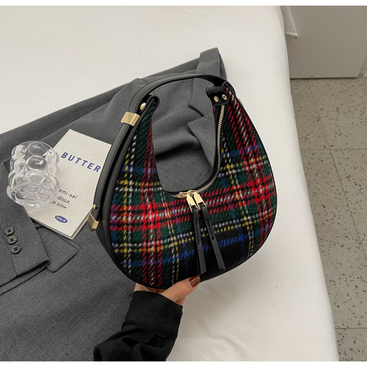 Niche Design Women's Autumn/Winter 2024 New Fashion Plaid Handheld Shoulder Premium Woolen Crescent Bag #26 ddmymoon