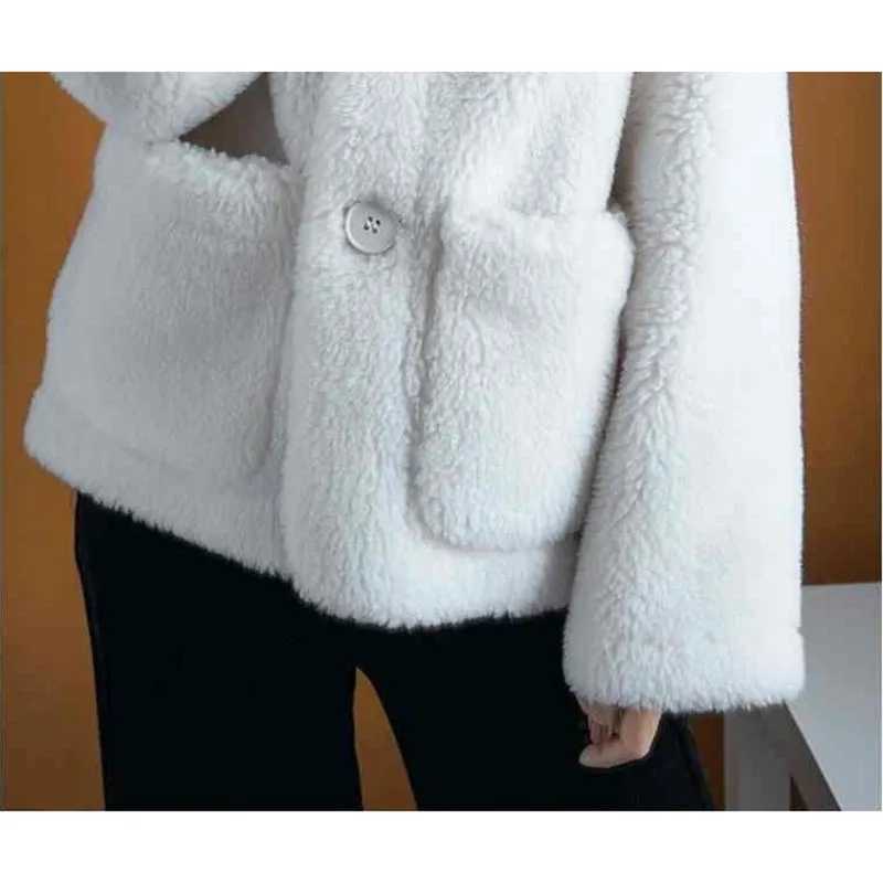 Lamb Wool Jacket Womens Outwear Autumn Winter New Sheep Scissors Fur One-Piece Short Granular Lamb Fleece Coat Loose Warm JackeX241018
