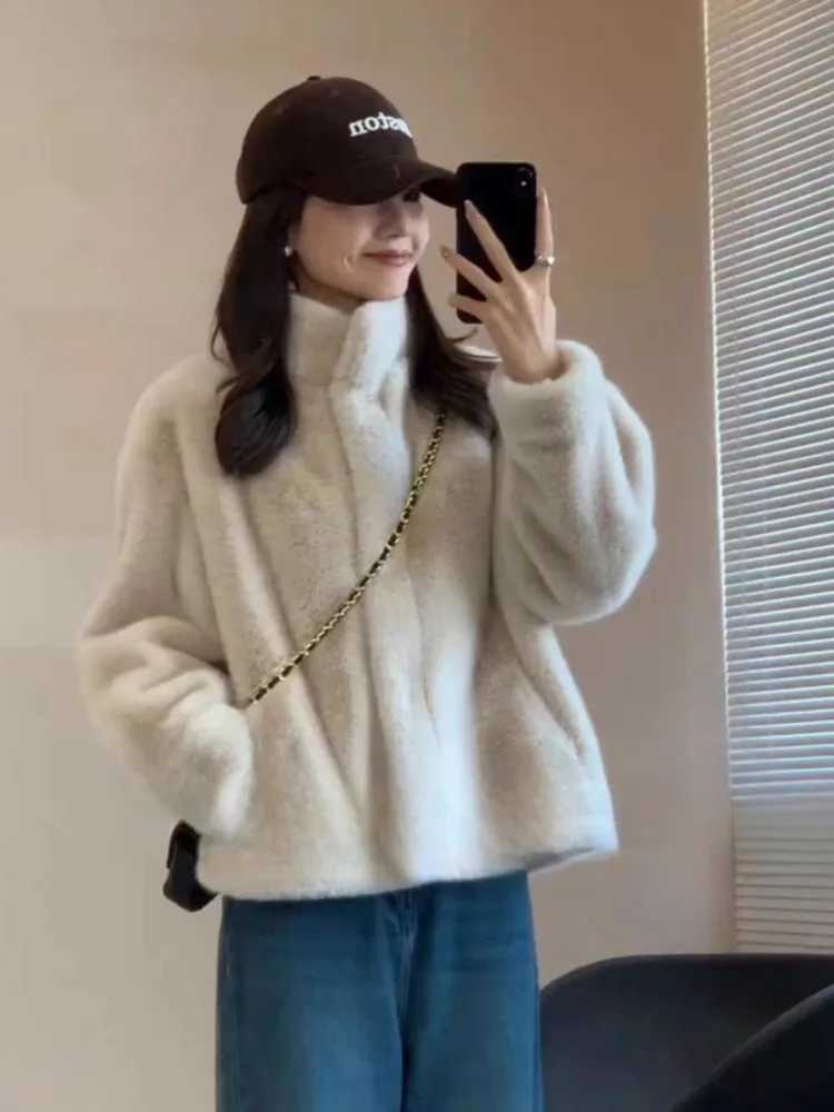 Mink Fur One-Piece Coat For WomenS Winter New Style Stand Up Collar Thickened Environmentally Friendly Fur Short Plush TopX241018