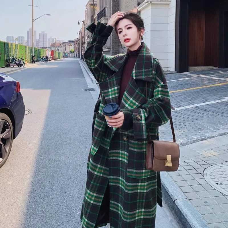Green Plaid Woolen Coat For Women 2024 Winter New Lady Thicken Temperament Woolen Coats Fashion Korean Belt Female Long OvercoatX241009