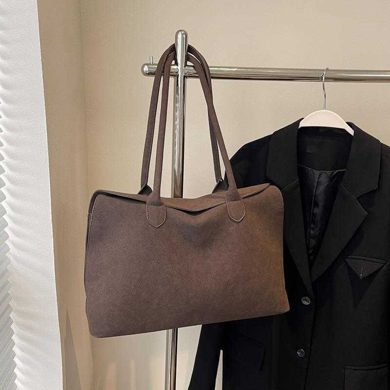 CMM Autumn and Winter Suede Large Capacity Bag for Women New Commuter Versatile Shoulder Bag Handheld Tote Bag