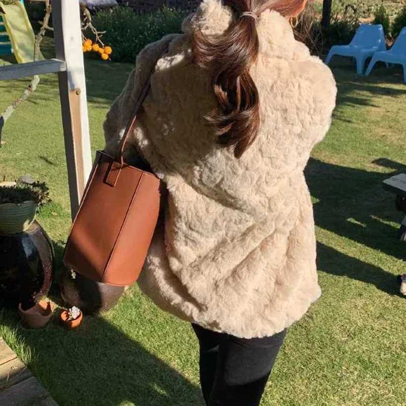 Autumn Winter Womens Lamb Wool Jacket Korean Style Streetwear Lapel Faux Fur Coat Woman Warm Thick Furry Fluffy CoatX241018