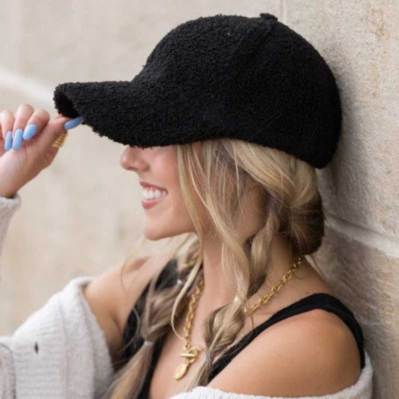 Thicken Baseball Caps Vintage Lamb Wool Women Men Sun Hats for Boys Girls Outdoor Warm Winter Plush Fleece Fuzzy Hat UnisexX241018