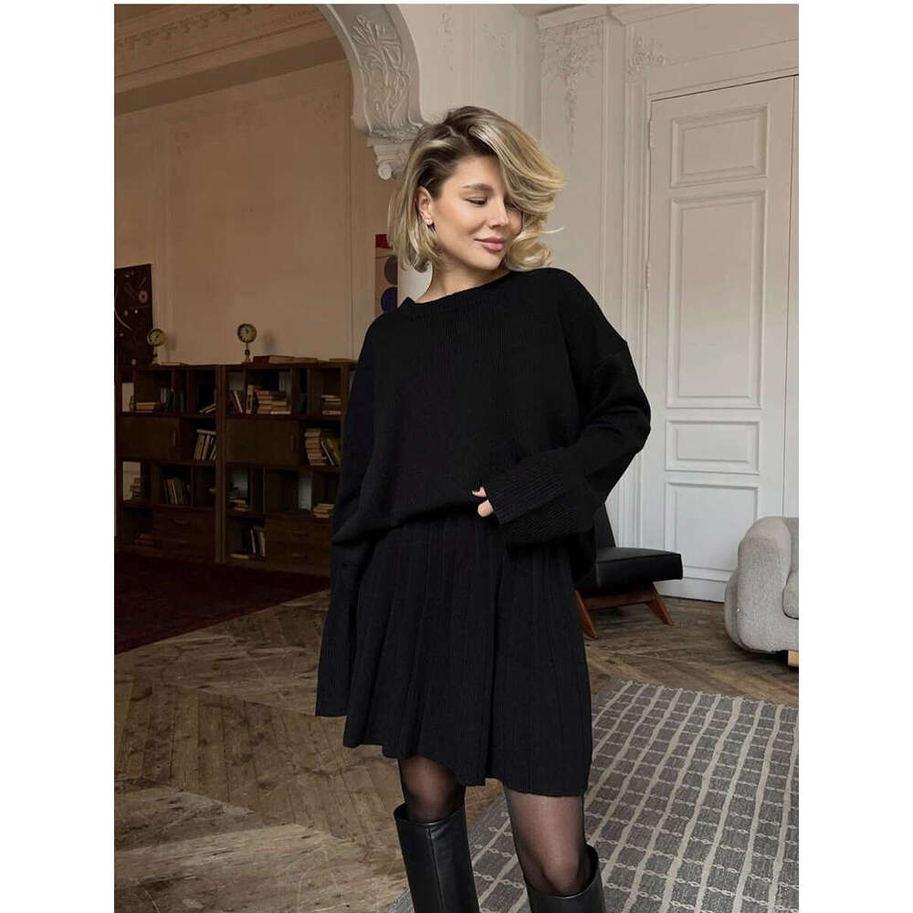 Hirsionsan Elegant Soft Vintage Women Suits 2 Pieces Female Sets O Neck Sweater & Mini Pleated Skirt Knitted Tracuit