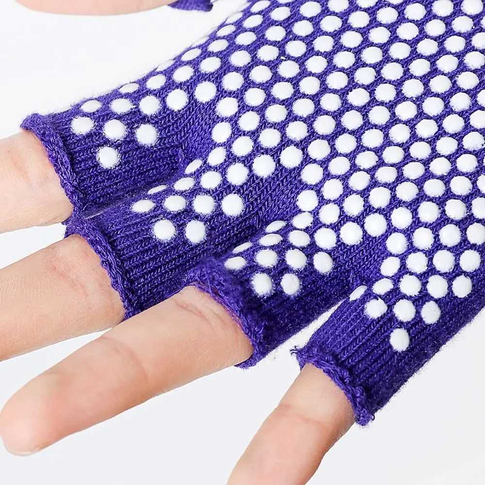 1 pair of indoor dance fitness yoga gloves new womens Pilates half finger gloves warm and non slip open finger glovesW241018