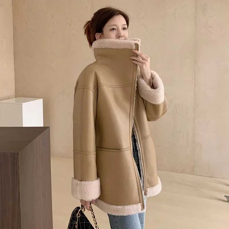 Pure Wool Motorcycle Suit Fur Integrated Coat Womens Winter New Lamb Fleece Jacket Outdoor Trekking Camp Riding Sport StormsuitX241018