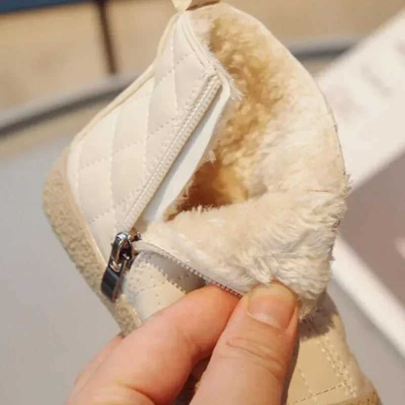 Boots Childrens winter boots solid color plush warm girls snow boots anti slip childrens cotton shoes H241018