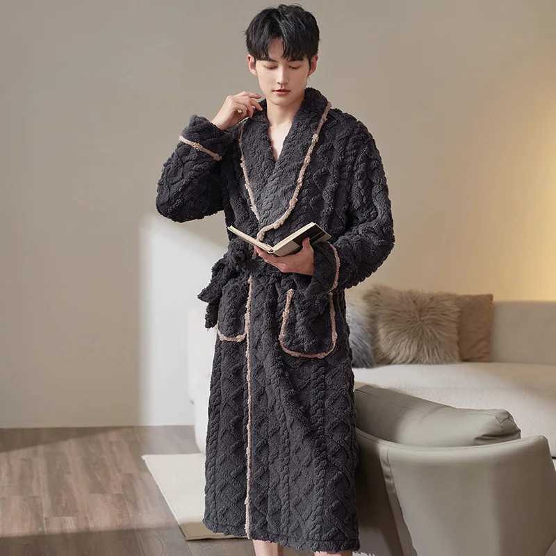 New Arrival Winter Autumn Casual Plush Coral Velvet Male Nightwear Men Bathrobe Belt Elegant Bathroom Spa Thick Flannel Men RobeXJ241018