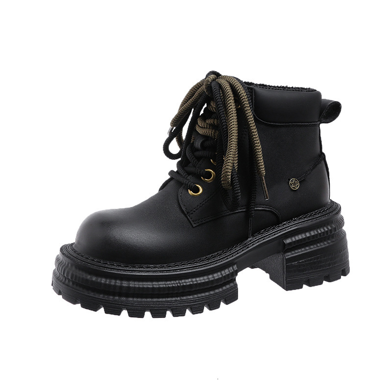 Martin boots for women in autumn and winter 2024, new fashionable vintage style, big toe thick soled lace up short boots, single boot