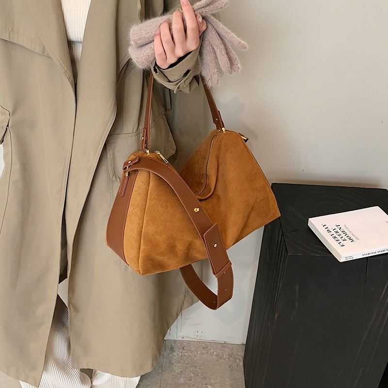 Miyagawa Korean Version Niche Frosted Boston Commuting Bag 2024 Autumn/Winter New Fashionable Crossbody Tote Bags