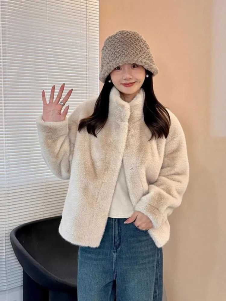 Mink Fur One-Piece Coat For WomenS Winter New Style Stand Up Collar Thickened Environmentally Friendly Fur Short Plush TopX241018
