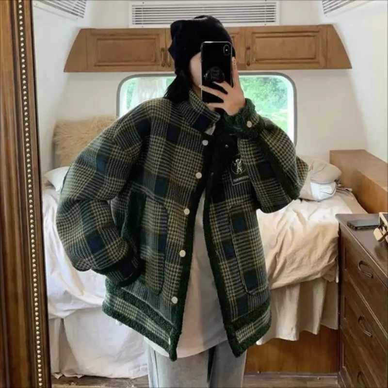 2023 new imitation lamb wool cotton-padded coat winter new retro design plaid warm womens jacketX241018
