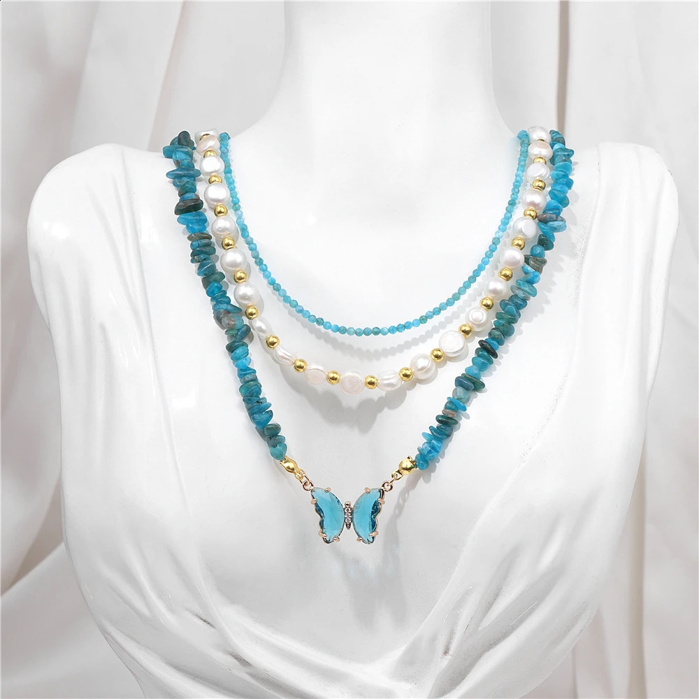 Wholesale irregular stone chip bead necklace natural stone small bead necklace fashionable butterfly pendant necklace jewelry set 241018