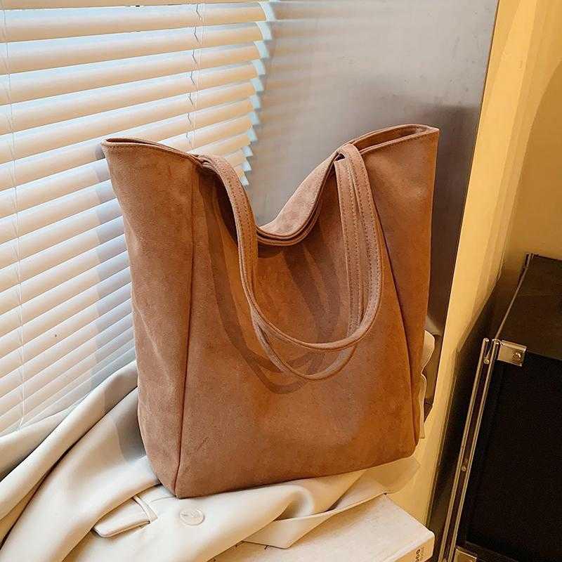 CMM Leisure Commuting Suede Large Capacity Bag for Women New Autumn and Winter Shoulder Bag Soft Tote Bag