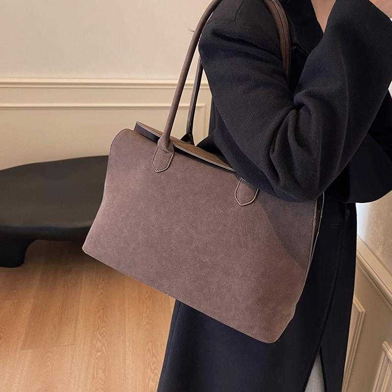 CMM Autumn and Winter Suede Large Capacity Bag for Women New Commuter Versatile Shoulder Bag Handheld Tote Bag