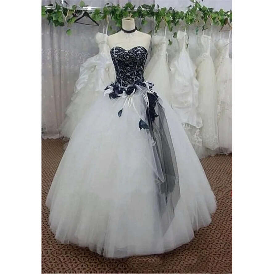And Black White Gothic Wedding Dre With Hand Made Wer Lace Applique Sweetheart Neck Sleevele Or Length A E Bridal Gown Vintage Plu Size H