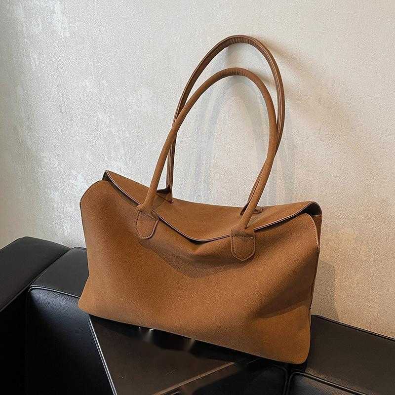 CMM Autumn and Winter Suede Large Capacity Bag for Women New Commuter Versatile Shoulder Bag Handheld Tote Bag