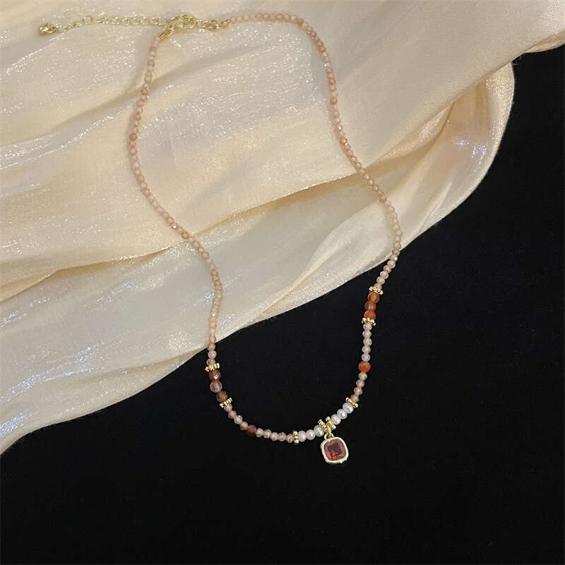 Ruby necklace design Pearl crystal bead necklace for women in summer versatile high-end niche fashion collarbone necklace
