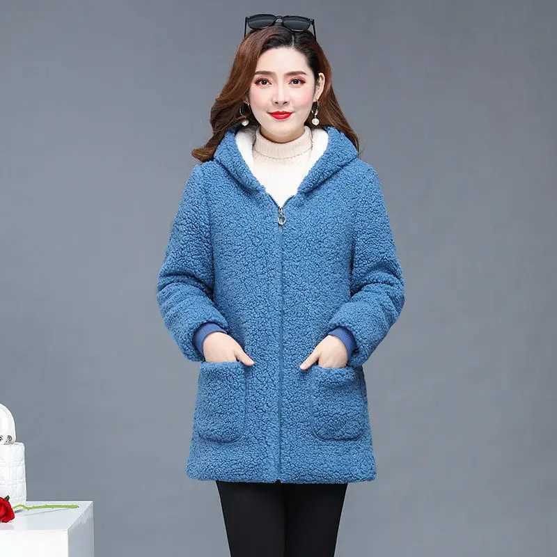 Middle-aged Elderly Womens Lamb Wool Coat 2022 New Winter Velvet Thicken Grain fleece Jacket Women Loose Hooded Female OuterweX241018