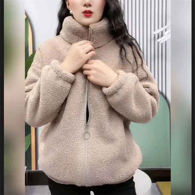 2024Winter New Coat Plus Velvet Padded Warm Jacket Womens Large Size Polar Fleece Outwear Loose Lambswool Coat Female Tide TopsX241018