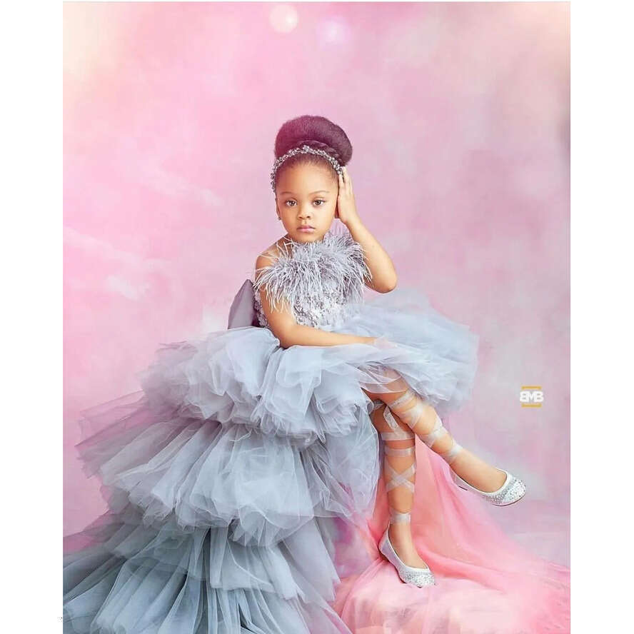 Lace 2022 Appliqued New High Low Wer Girl Dresses For Wedding Tiered Skirts Little Girls Pageant Dress Feather First Holy Communion Gowns Pro232 s