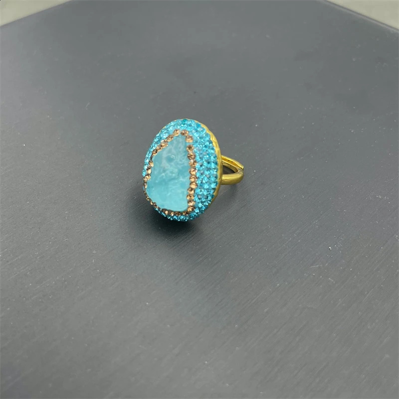 Unique irregular natural aquamarine set suitable for women blue rhinestone quartz original crystal charm necklace ring earring set 241017