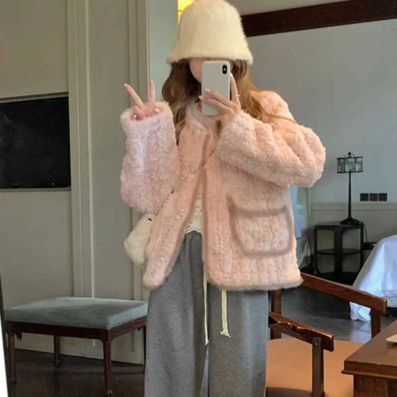 Pink Faux Fur Jacket Women Fashion with Pocket Long Sleeves Lamb Wool Warm Coat Ladies Korean High Street Short OutwearX241018