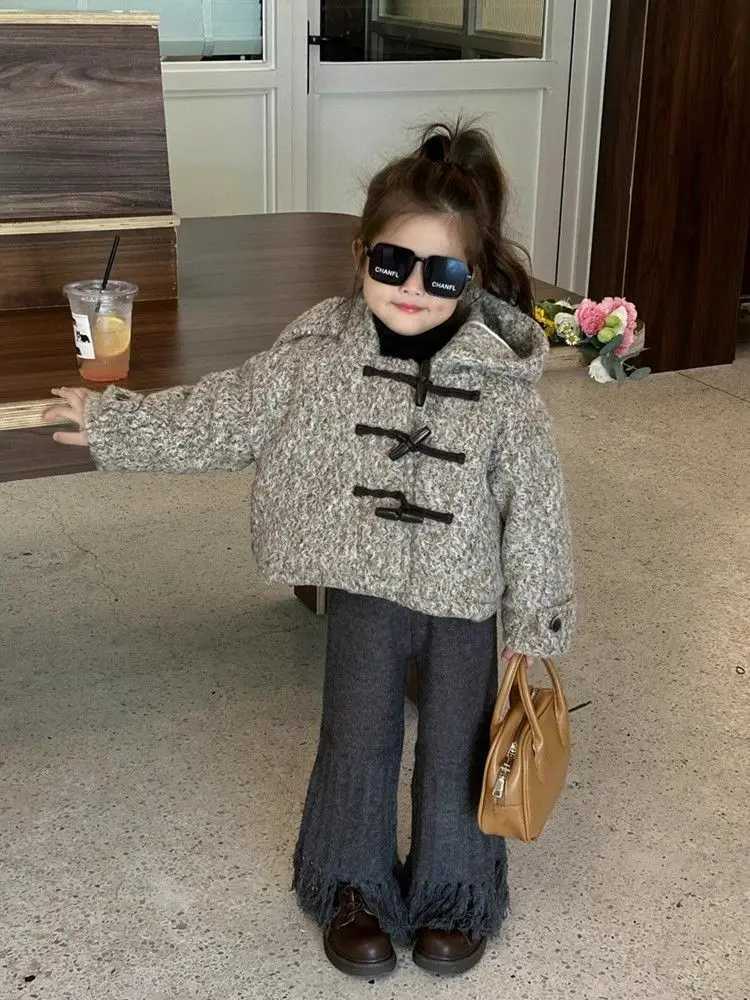 Korean childrens clothing winter new girl fashion loose hooded foreign style warm coarse woolen top trendy M241018