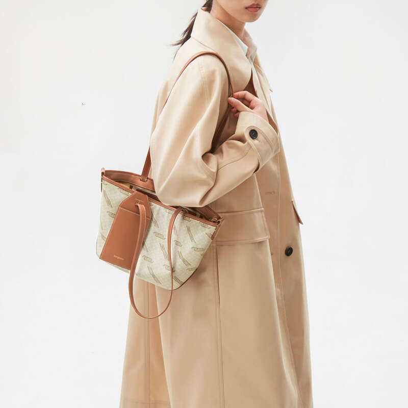 High Capacity Commuting Handbag Fashion Retro Style Tote Bag Brand Design Printing Classic Women Shoulder Bags