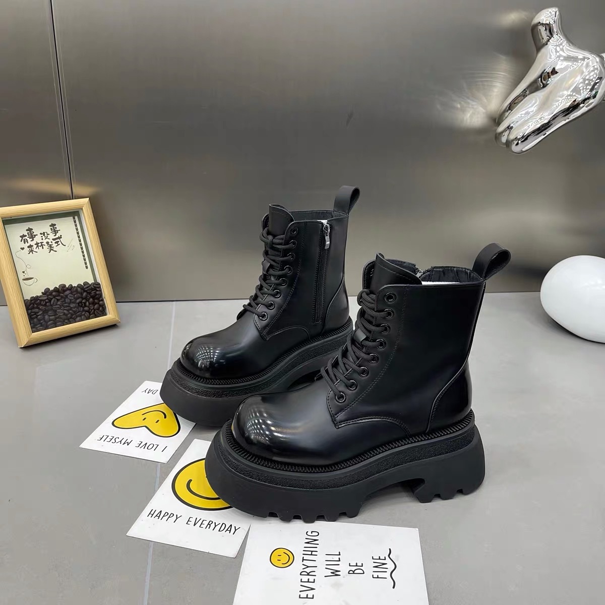 Thick soled Martin boots, height increasing boots for children, 2024 autumn new British style fashionable versatile sponge cake short boots