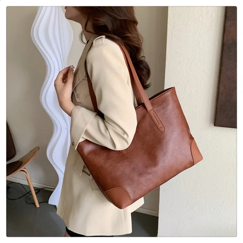 Retro Large Capacity Soft Leather Shoulder Bag Handbag Winter Versatile Commuting Shoulder Bag Underarm Tote Shoulder Bag 241009