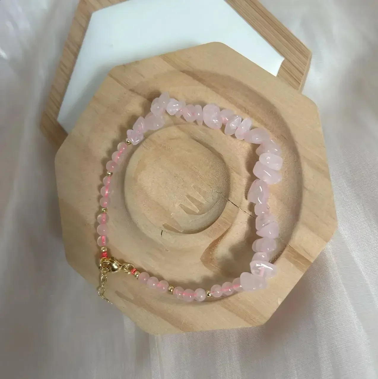 Womens Pure Natural Gemstone Chakra Pink Crystal Rose Quartz Irregular Chip Treatment Elastic Bracelet 241018