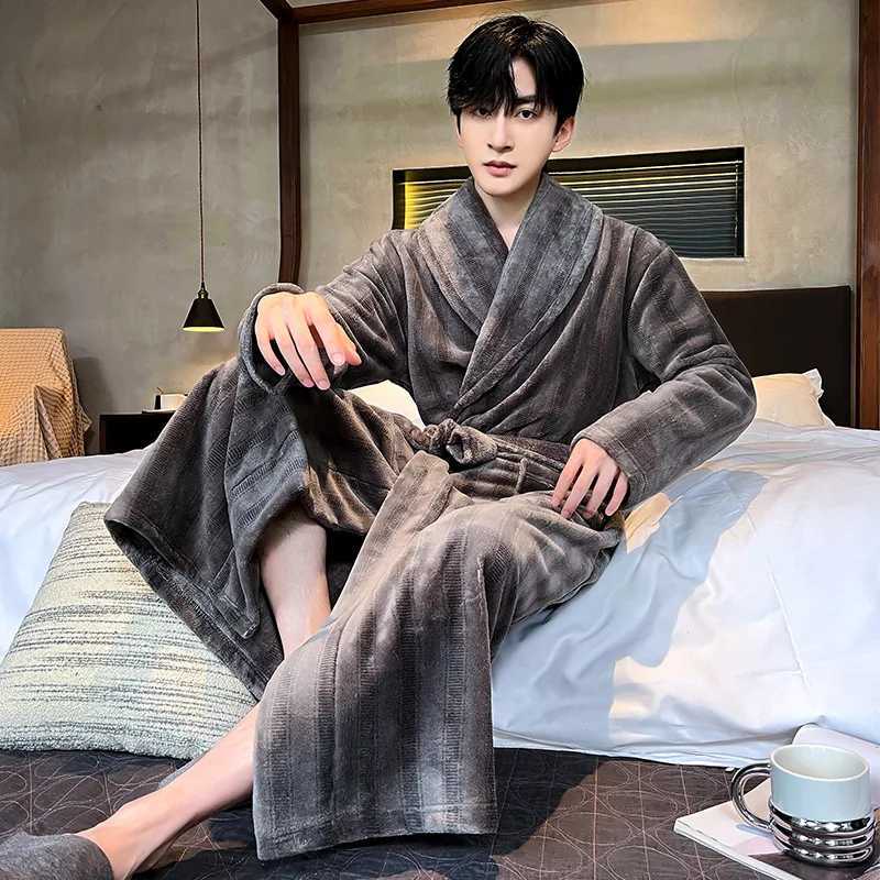 Mens Thick Robe Warm Flannel Bathrobe Kimono Gown Flip Collar Nightwear Winter Autumn Sleepwear Loose Loungewear Warm Home WearXJ241018