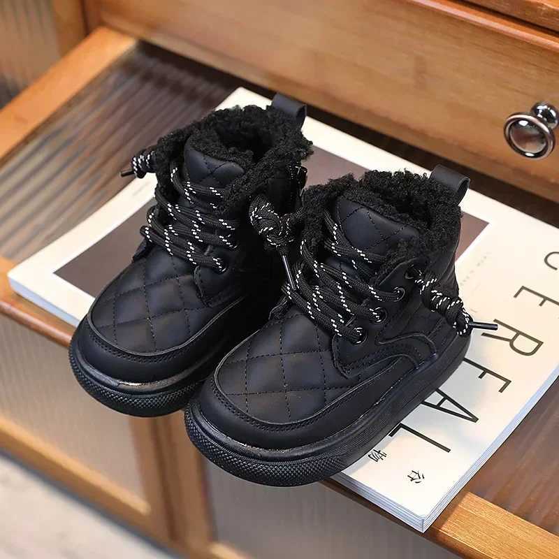 Boots Autumn and Winter Childrens Boots Warm Plush Boys and Girls Fashion Clith Childrens Casual Shoes Boys and Childrens Boots H241018