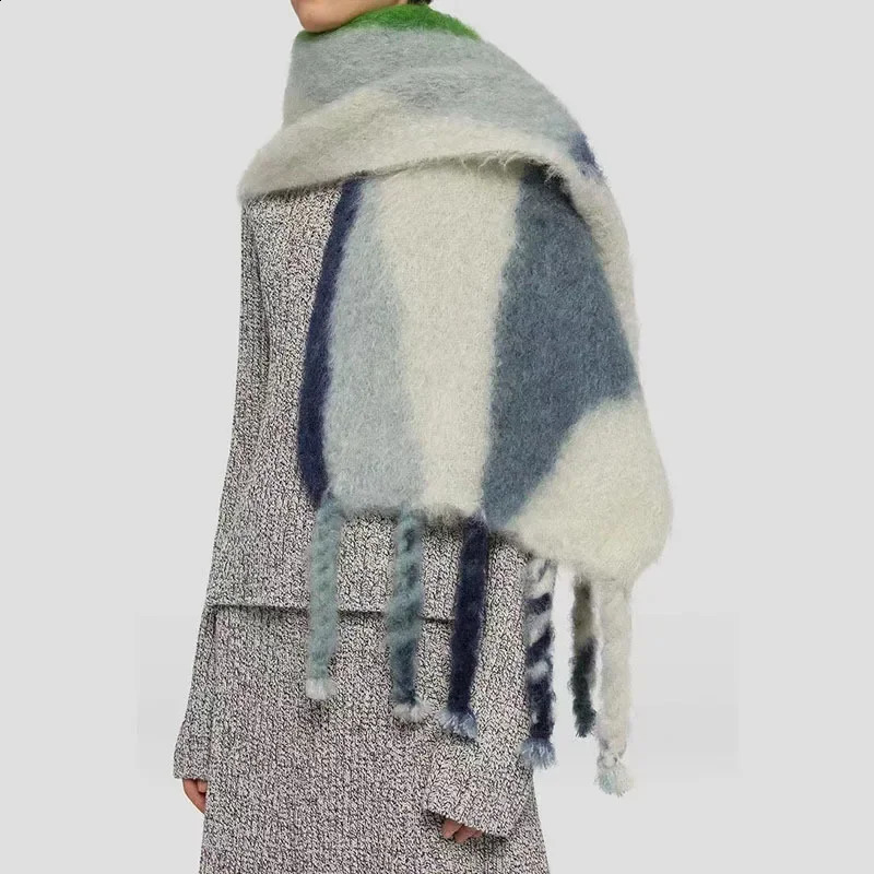 Mohair Contrast Gradient Scarf Thickened Tassel Colorful Fashion Couple Neckband Kawaii Winter Warm Cashmere Scarf Accessories 241009