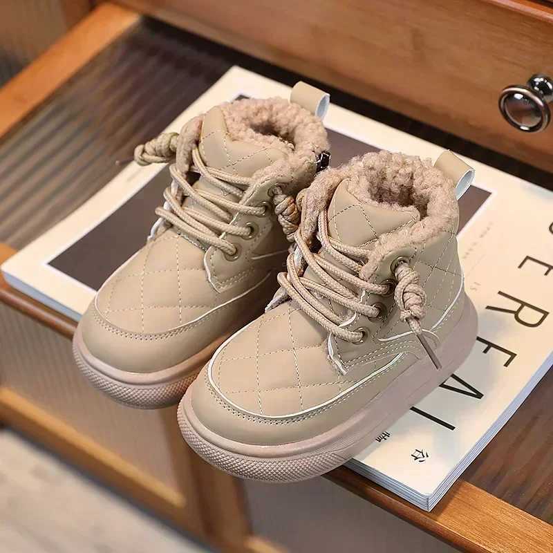 Boots Autumn and Winter Childrens Boots Warm Plush Boys and Girls Fashion Clith Childrens Casual Shoes Boys and Childrens Boots H241018