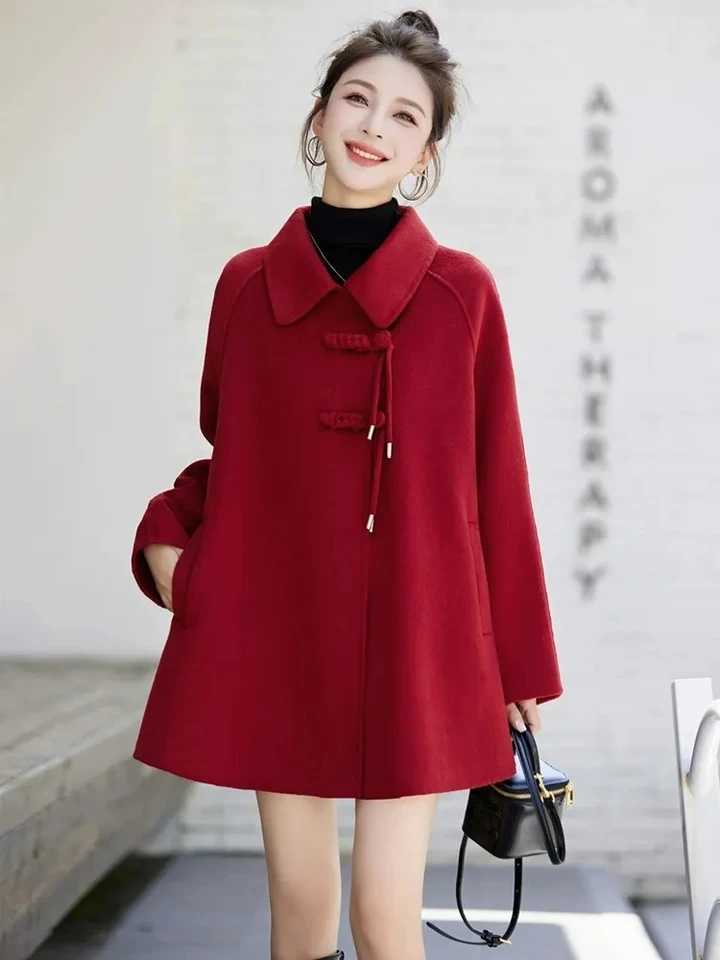 2024 Winter New Coat Retro Age-Reducing Loose Coat Medium Long Fashion Age-Reducing Slimming Women Jacket Red woolen cape jacketX241009