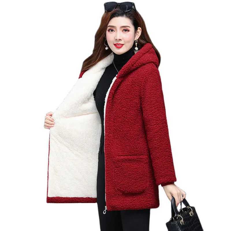 Middle-aged Elderly Womens Lamb Wool Coat 2022 New Winter Velvet Thicken Grain fleece Jacket Women Loose Hooded Female OuterweX241018