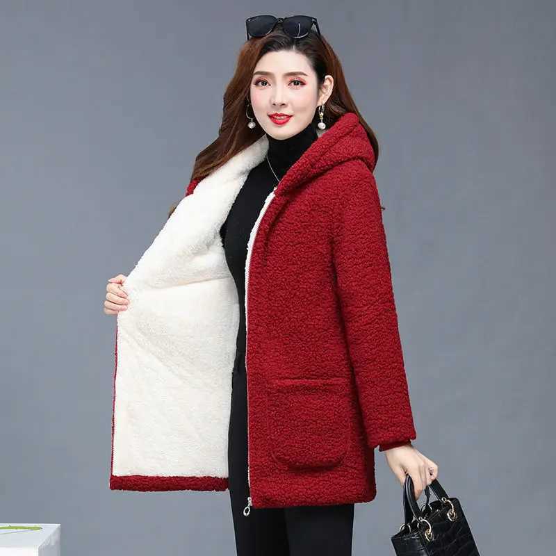 Middle-aged Elderly Womens Lamb Wool Coat 2022 New Winter Velvet Thicken Grain fleece Jacket Women Loose Hooded Female OuterweX241018