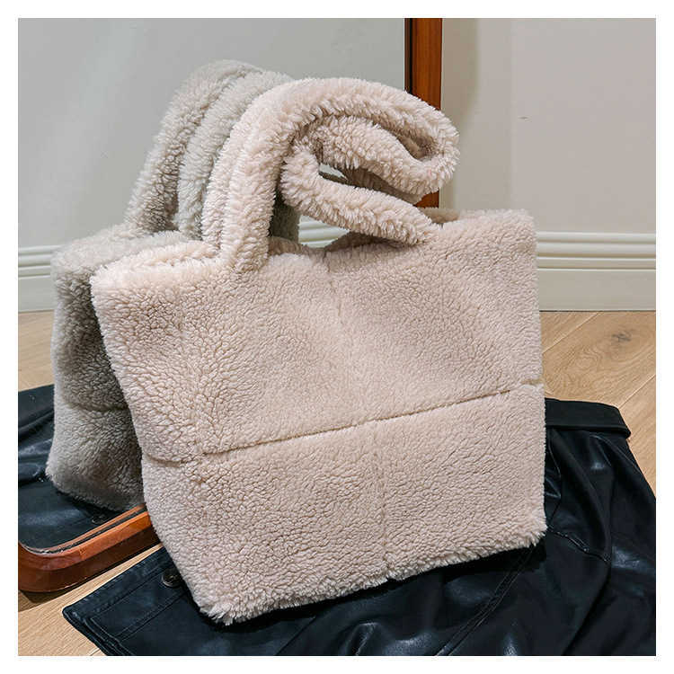 Plush Bag Autumn/Winter Checkered Particle Lamb Wool Shoulder Bag Korean Edition Large Capacity Tote Fur Bag 241015
