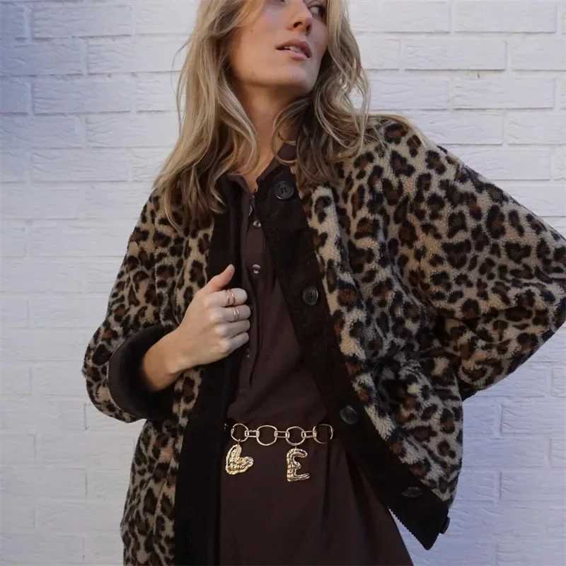 Womens Fashion New Unique Round Neck Single breasted Leopard Pattern Lamb Wool CoatX241018