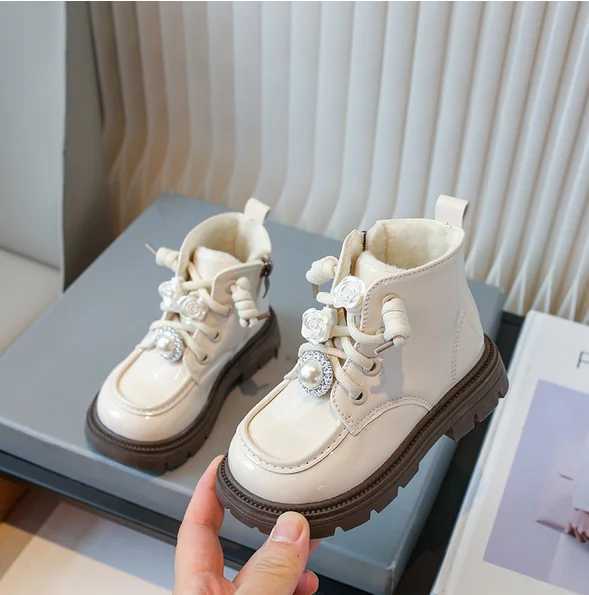 Boots Girls fashion boots 2024 beige floral flat bottom girls baby cotton shoes autumn black anti slip short childrens baby boots H241018