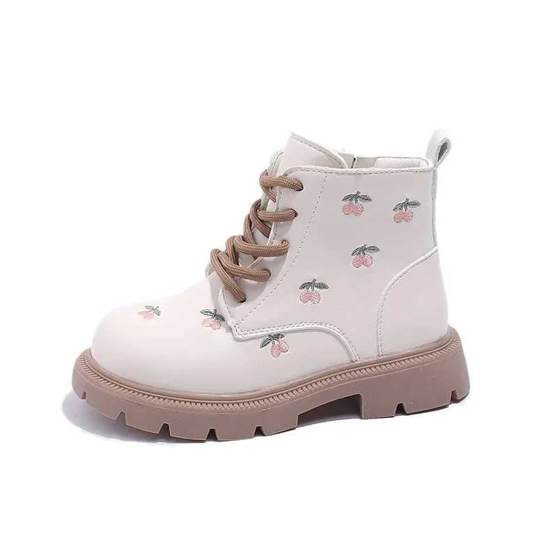 Boots Swt Childrens Ankle Boots Embroidered Childrens Leather Shoes Spring and Autumn Edition Fashion Lace Up Girls Short Botas H241018