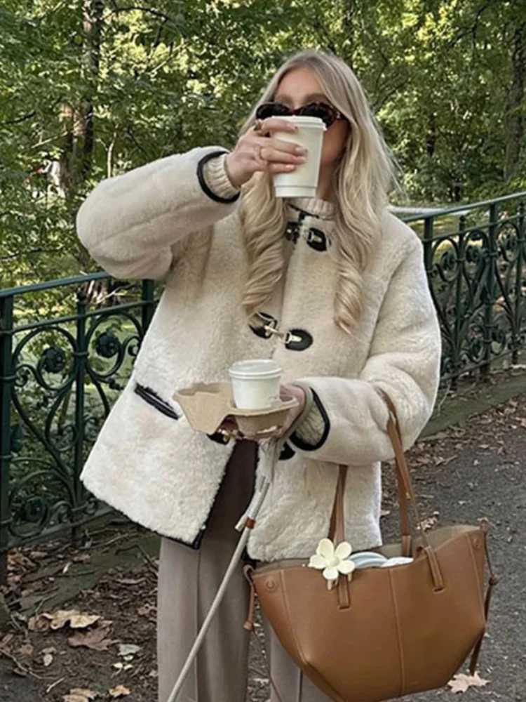 Women Fashion Solid Lamb Wool Coat Casual O-neck Buttons Long Sleeve Double Pocket Plush Jacket Autumn Winter New Lady OuterwearX241018