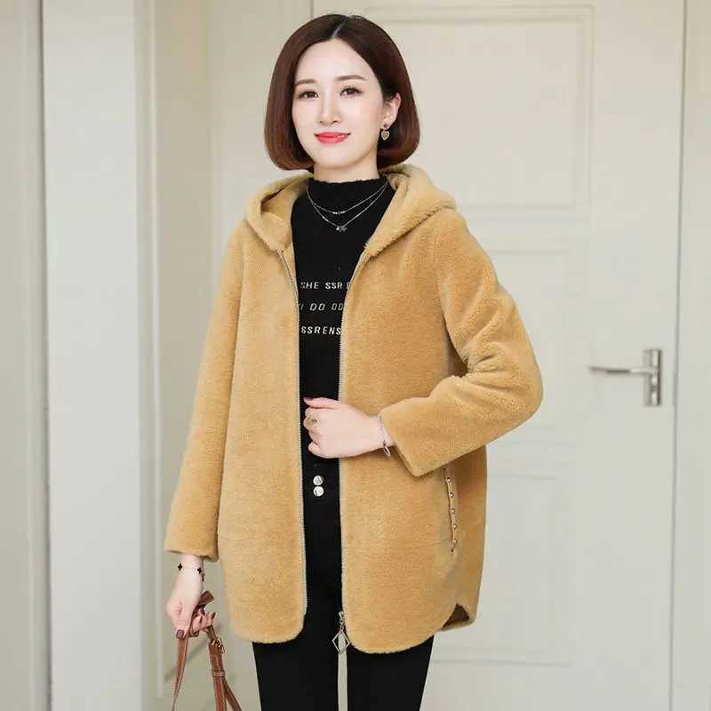 New 2023 Women Winter Fake Lamb Coat Faux Fur Parkas Medium Long Hooded Outwear Plus Size Thick Overcoat Lamb Wool JacketX241018