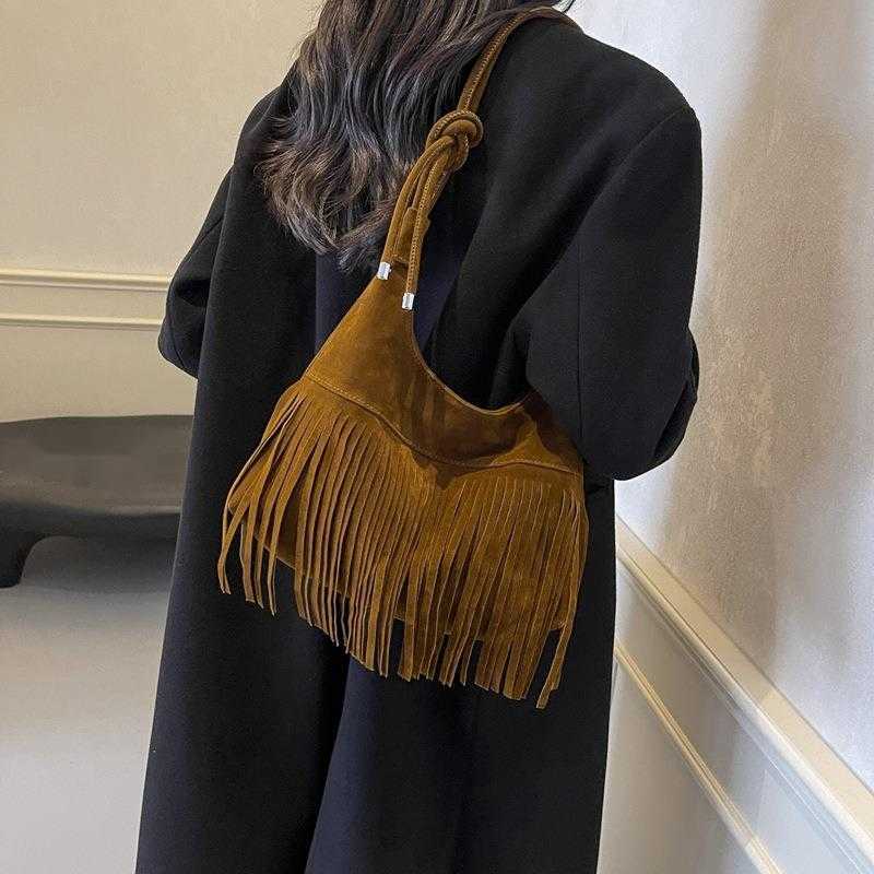 CMM Fall Winter New Suede Fringed Womens Shoulder Bag Fashion Texture and Personalized Single Shoulder Crossbody Bag Trend