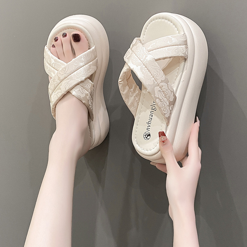 New Chinese Style Thick Sole Slippers For Wearing On The Outside Women S Summer New Sandals Sponge Cake Cross Beach Flip Flops Ddmythur